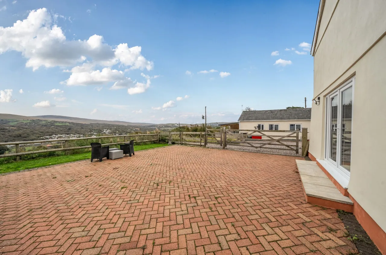 Ceidrim Road, Garnant, SA18, photo 2