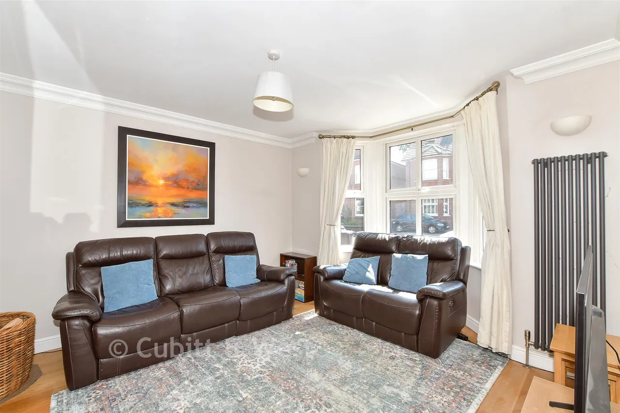 Cranston Road, East Grinstead, RH19, photo 3