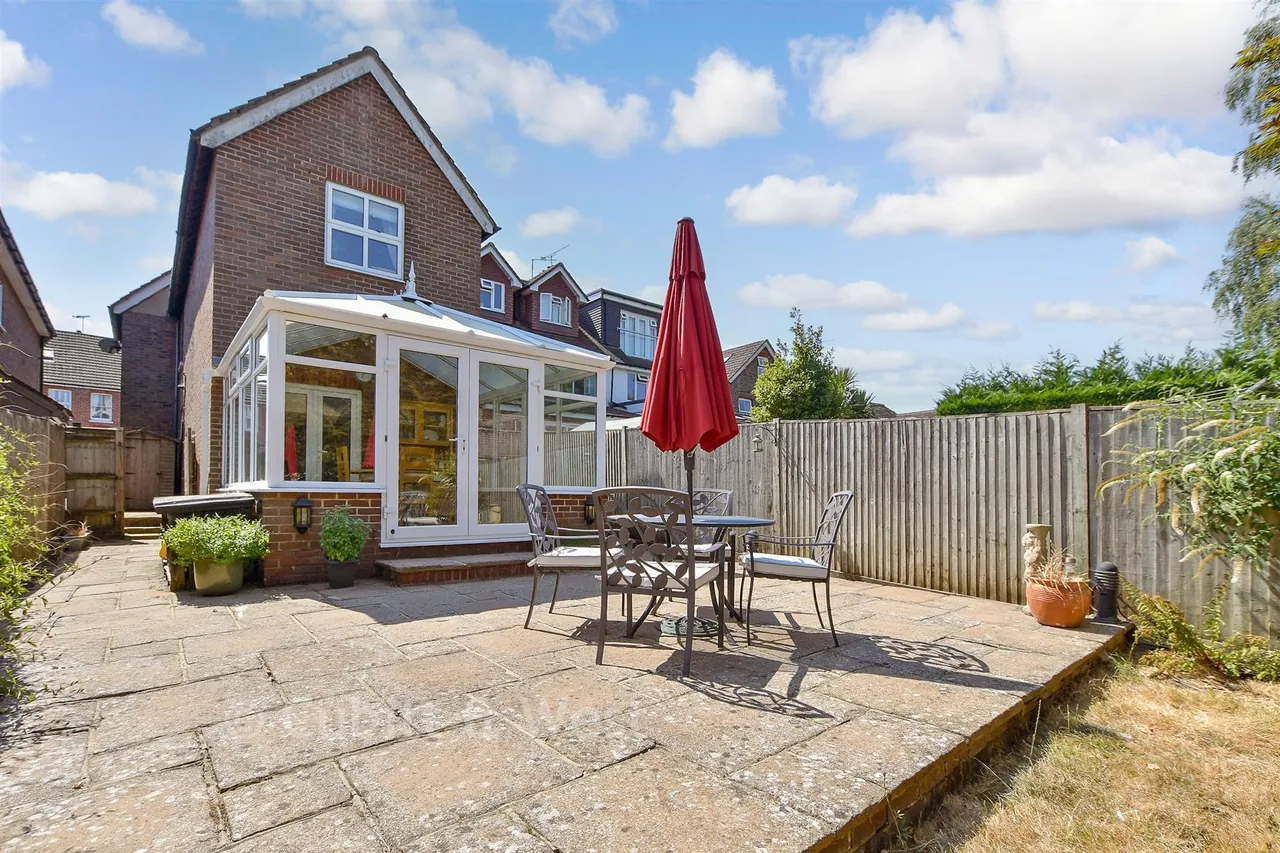 Cranston Road, East Grinstead, RH19, photo 13