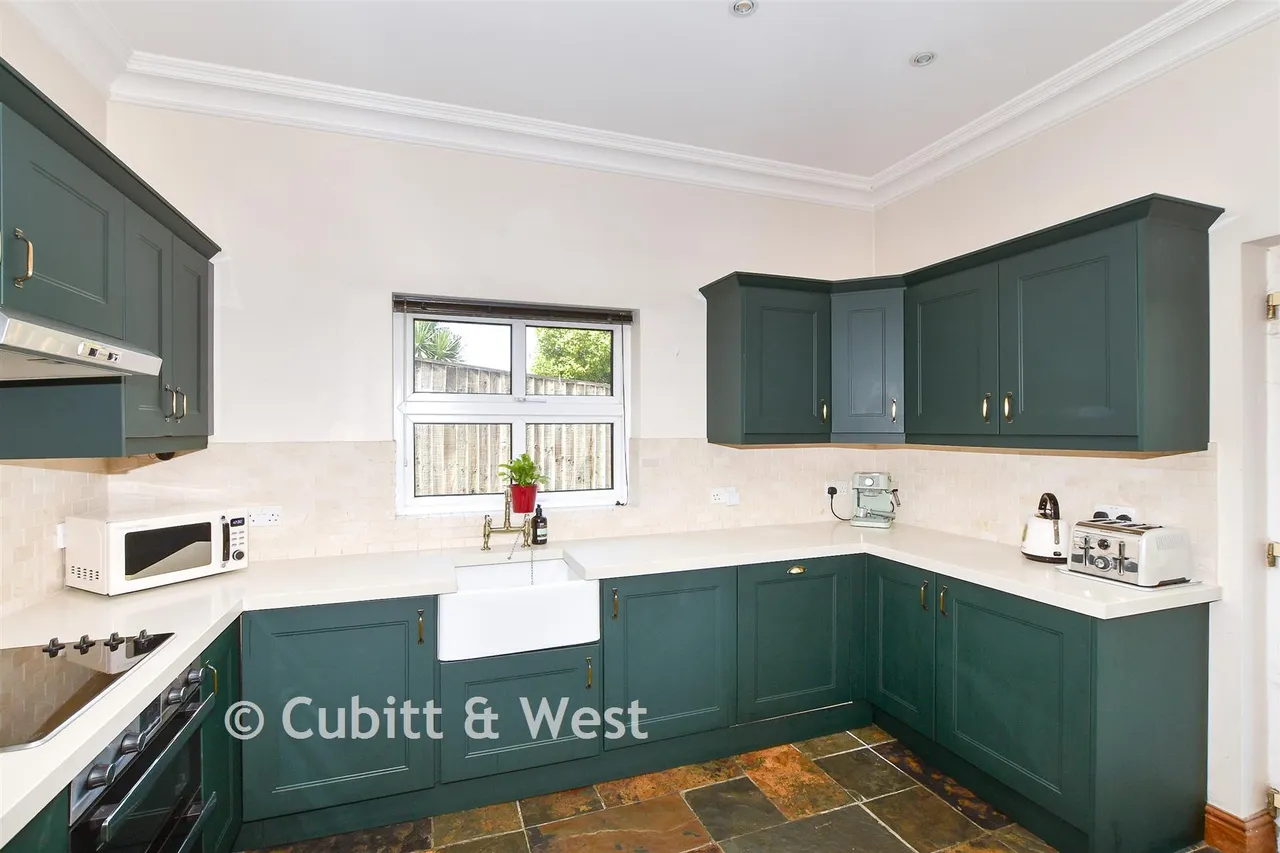 Cranston Road, East Grinstead, RH19, photo 5