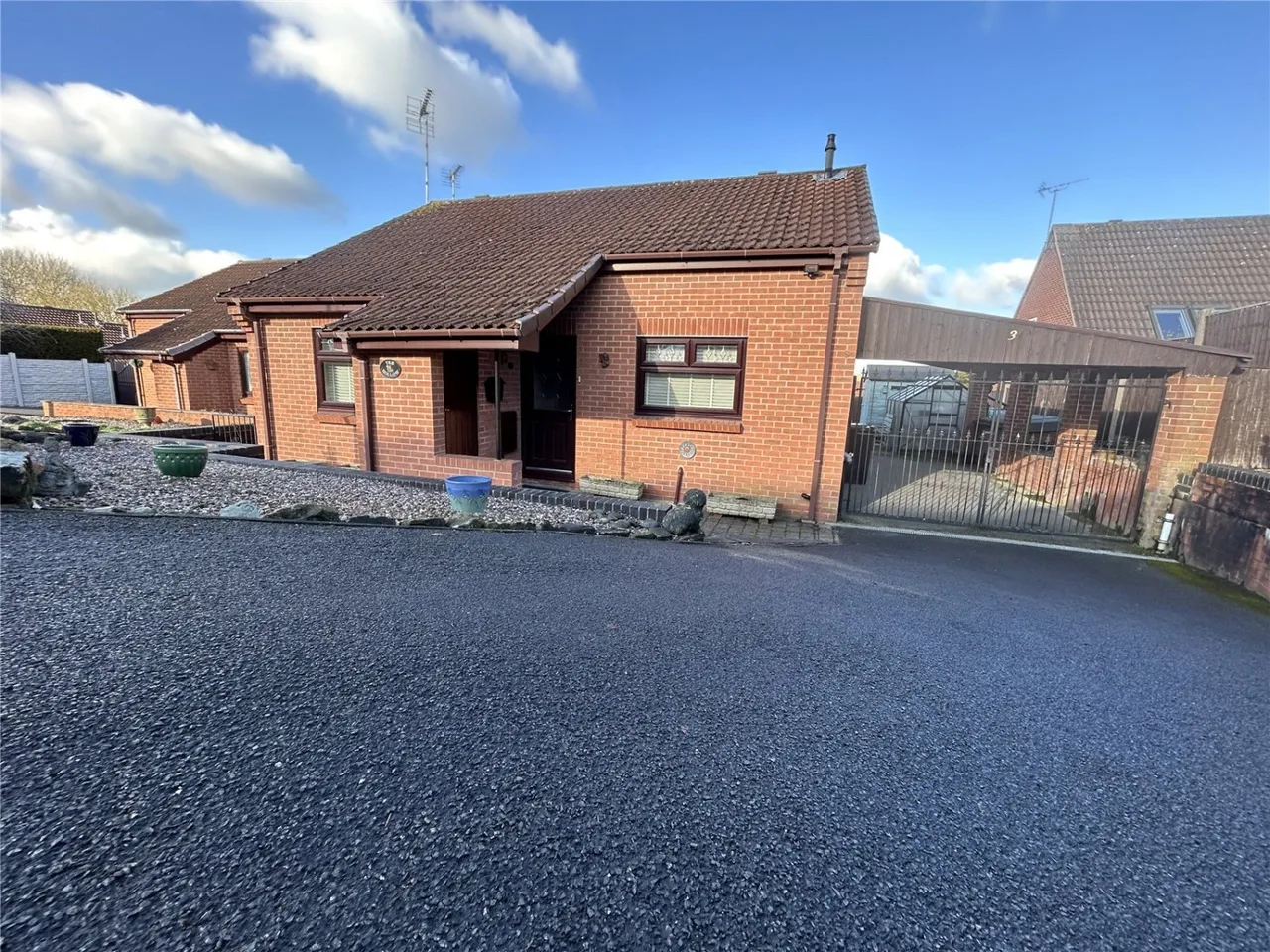2 bed house for sale, Upper Barn Close, Heanor, DE75