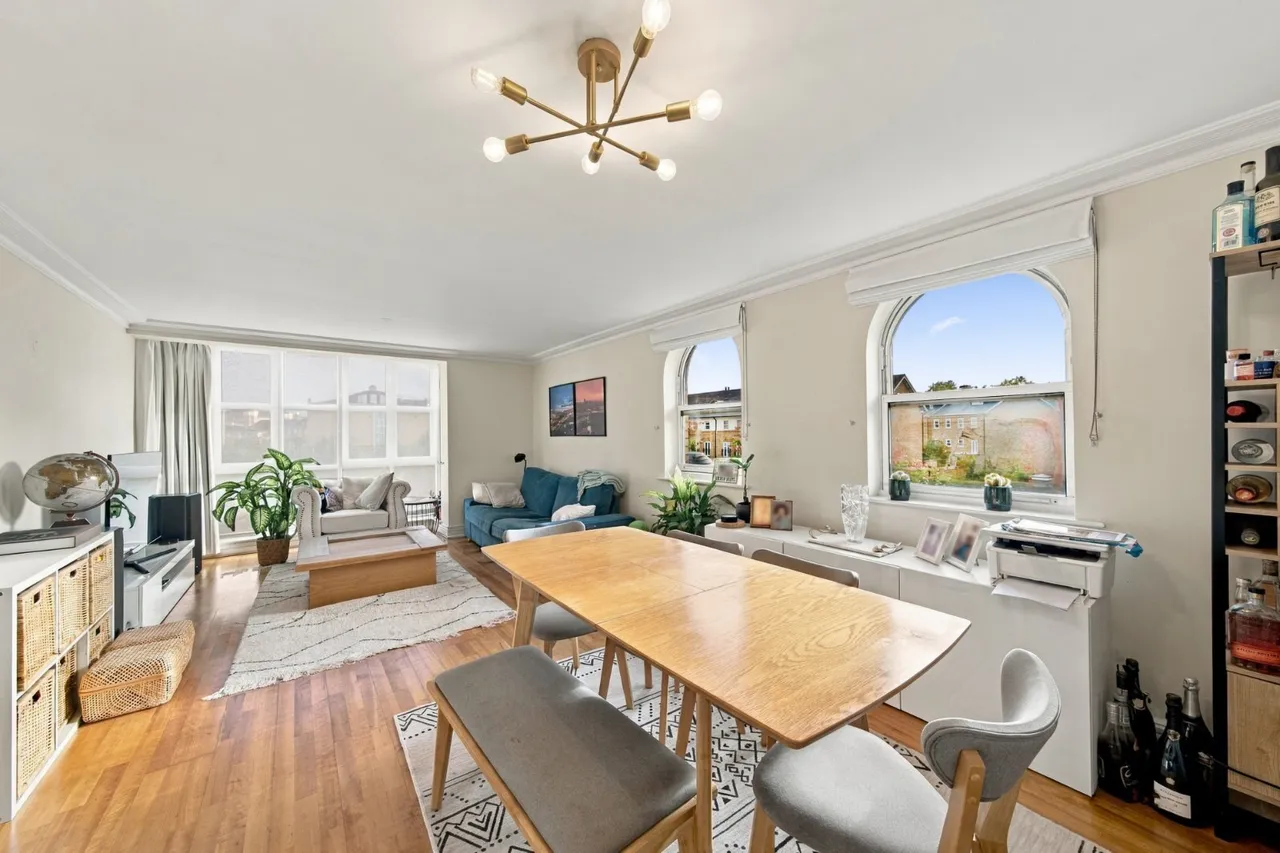 2 bed flat to rent, Keble Place, Barnes, SW13