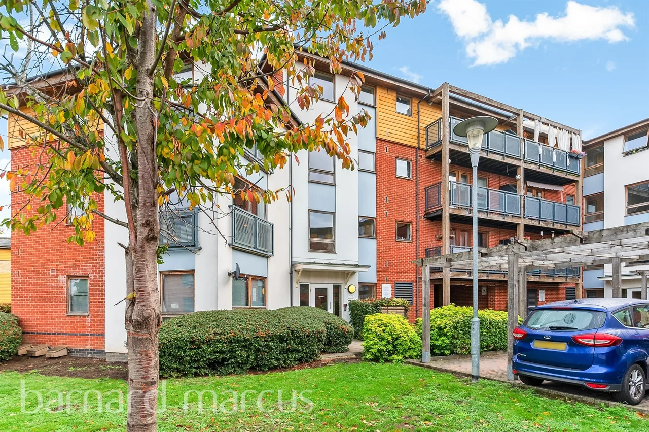 1 bed flat for sale — Clarke Close, Croydon