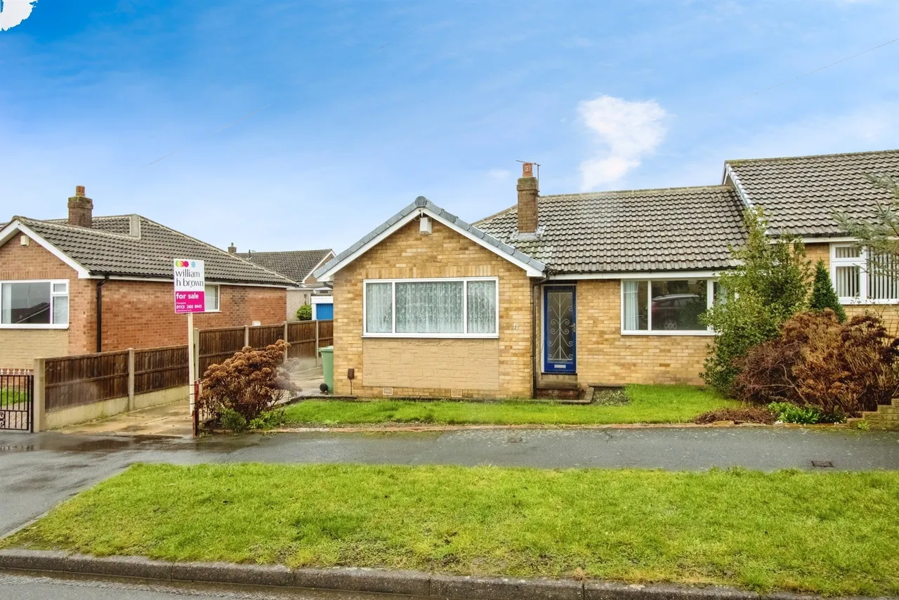 2 bed house for sale — Temple Gate Road, Leeds