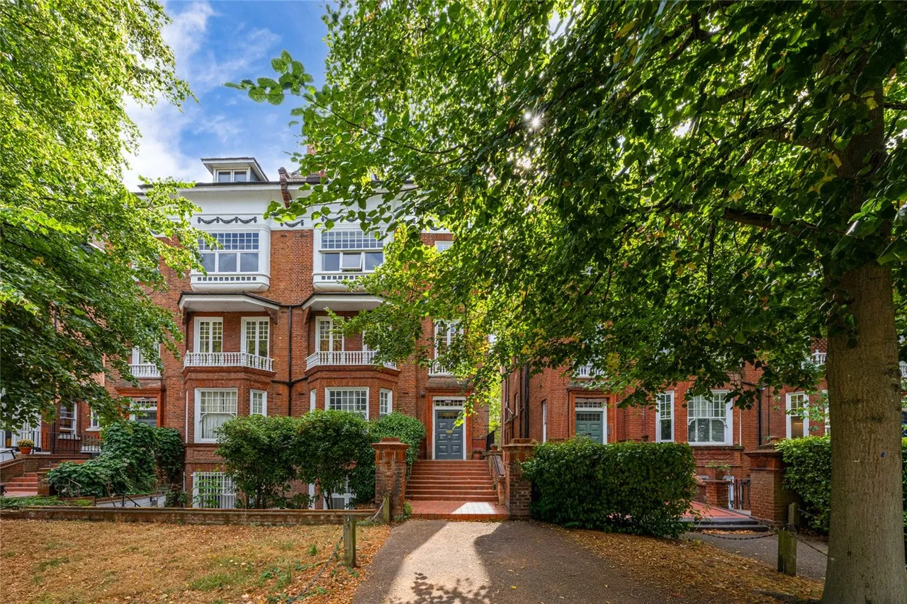 1 bed flat for sale, Belsize Avenue, London, NW3
