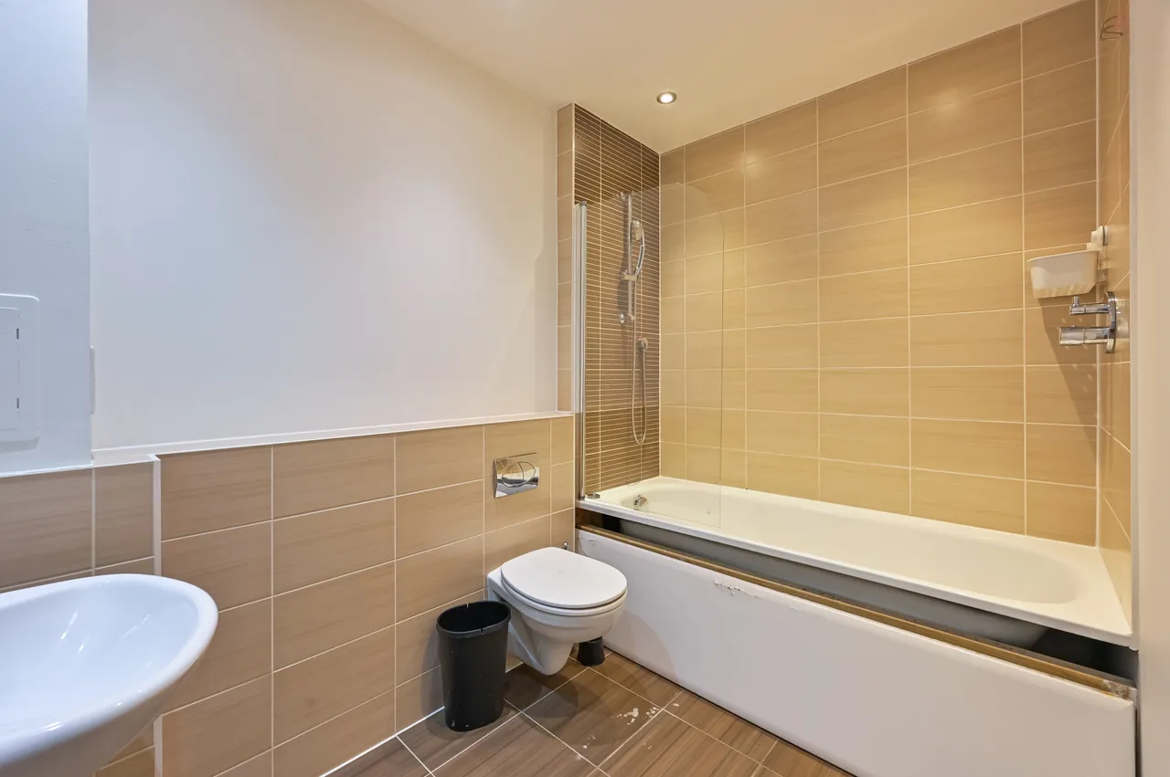 403 Caspian Apartments, 5 Salton Square, London, photo 9