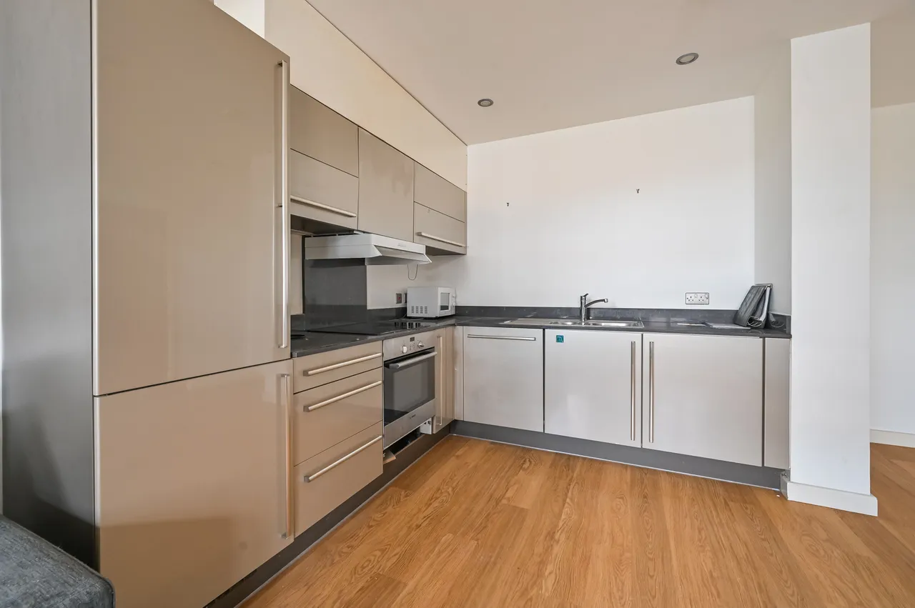 403 Caspian Apartments, 5 Salton Square, London, photo 2