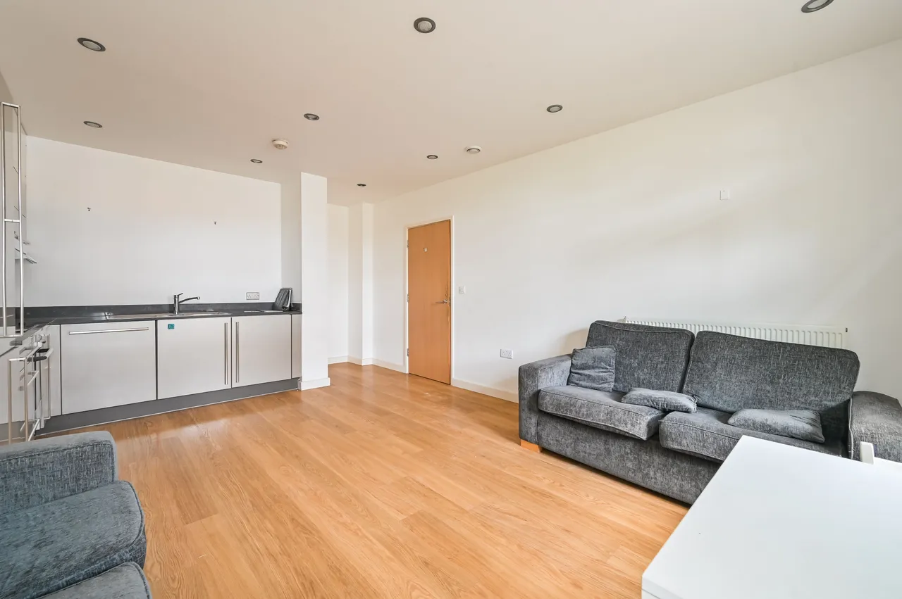 403 Caspian Apartments, 5 Salton Square, London, photo 12