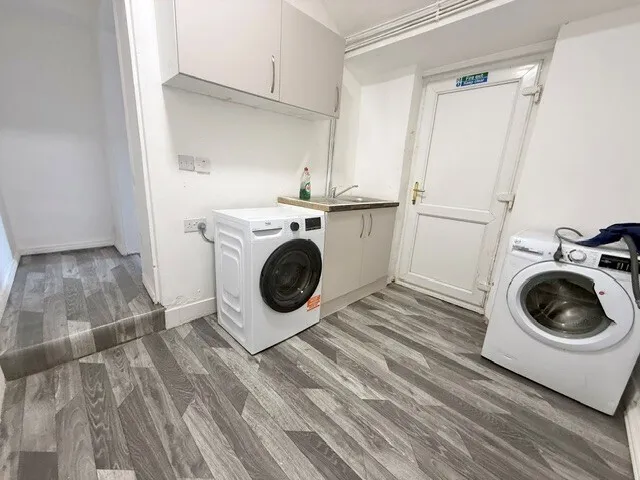 Walthall Street, CW2, photo 10
