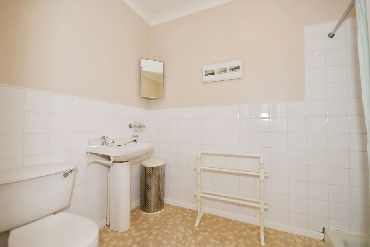 Cromwell Road, CHESTERFIELD, Derbyshire, S40, photo 14