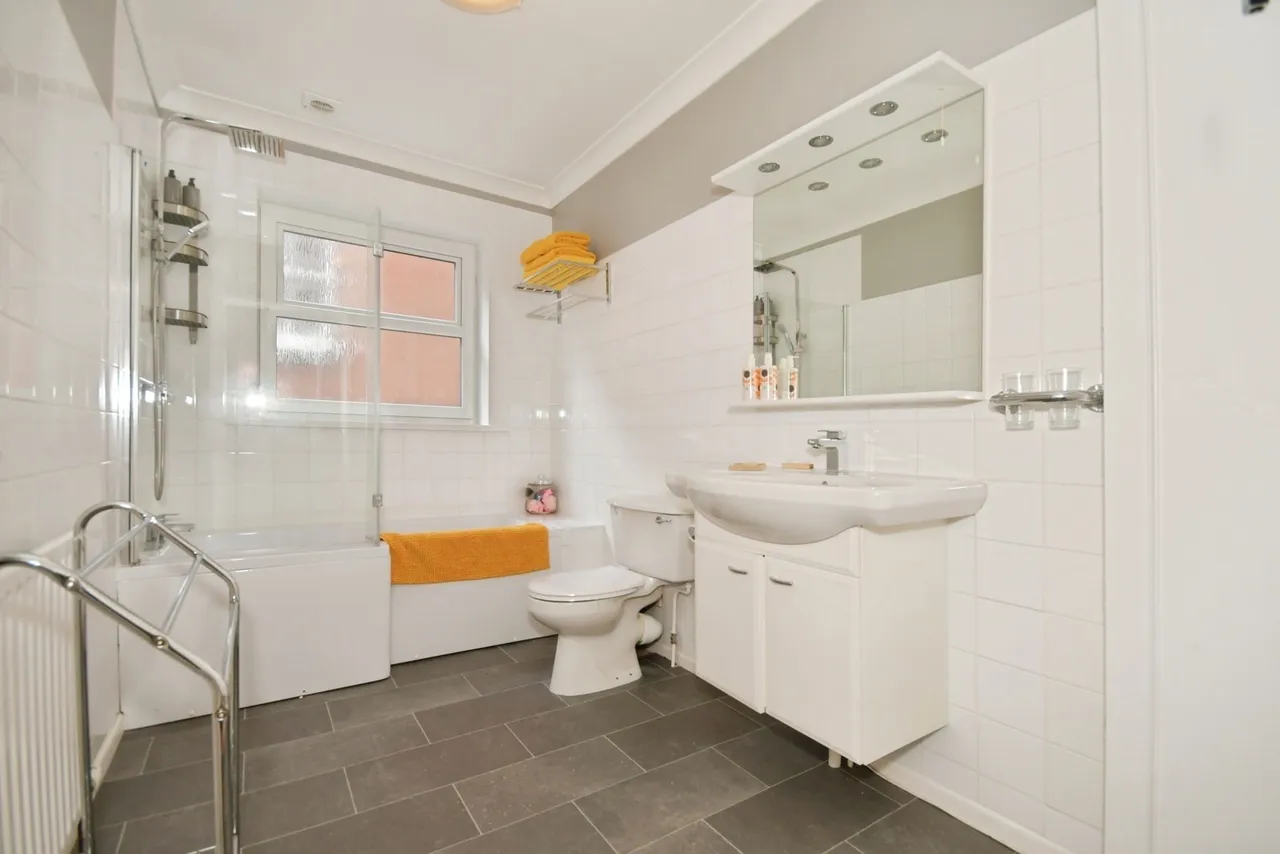 Cromwell Road, CHESTERFIELD, Derbyshire, S40, photo 11