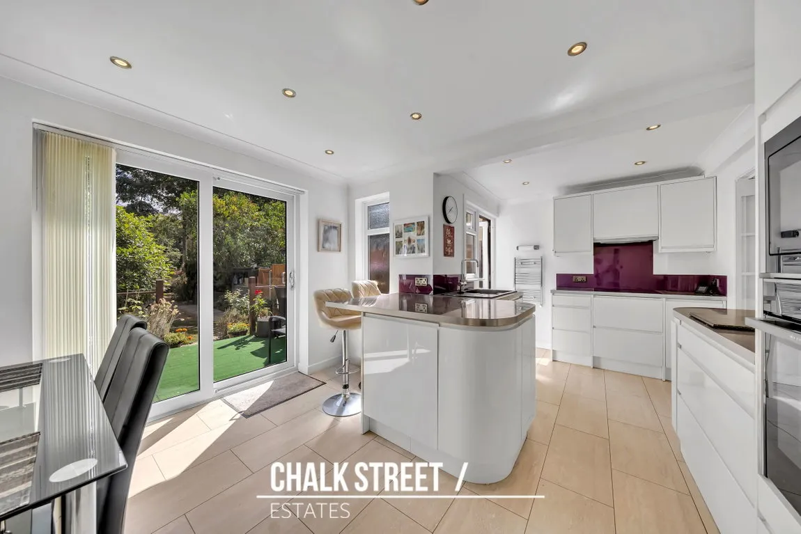 Kingshill Avenue, Romford, RM5, photo 5