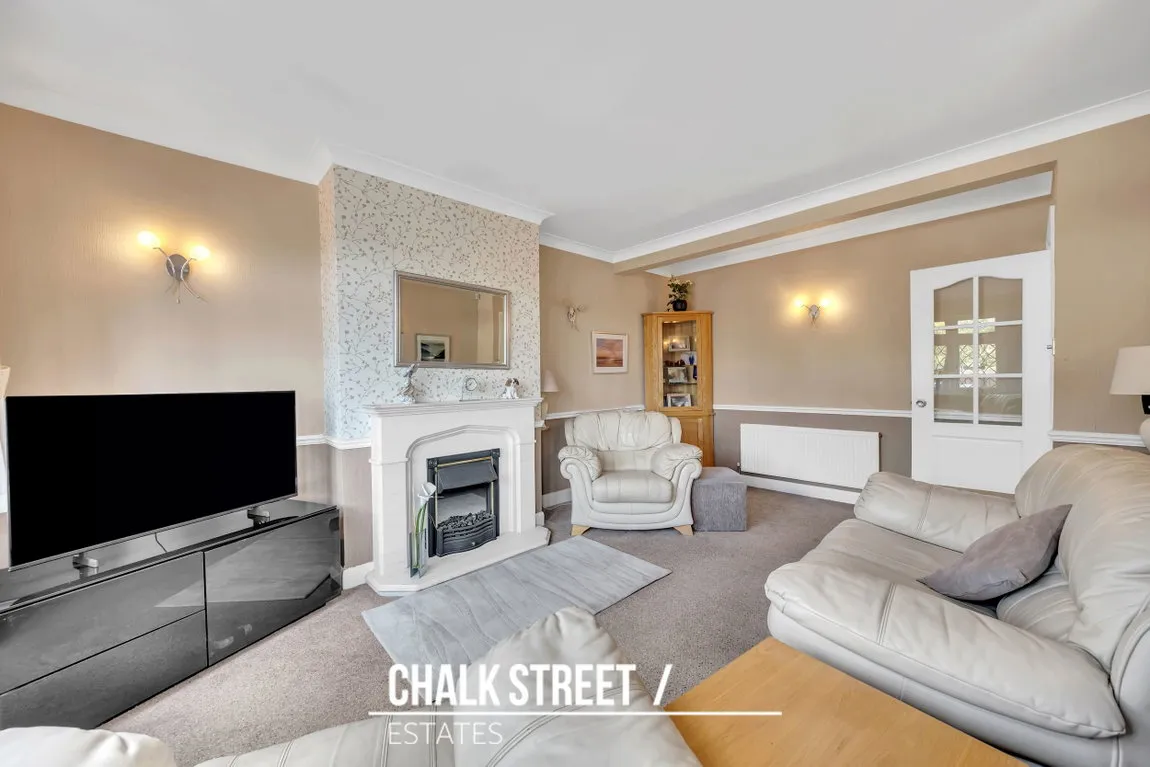 Kingshill Avenue, Romford, RM5, photo 3
