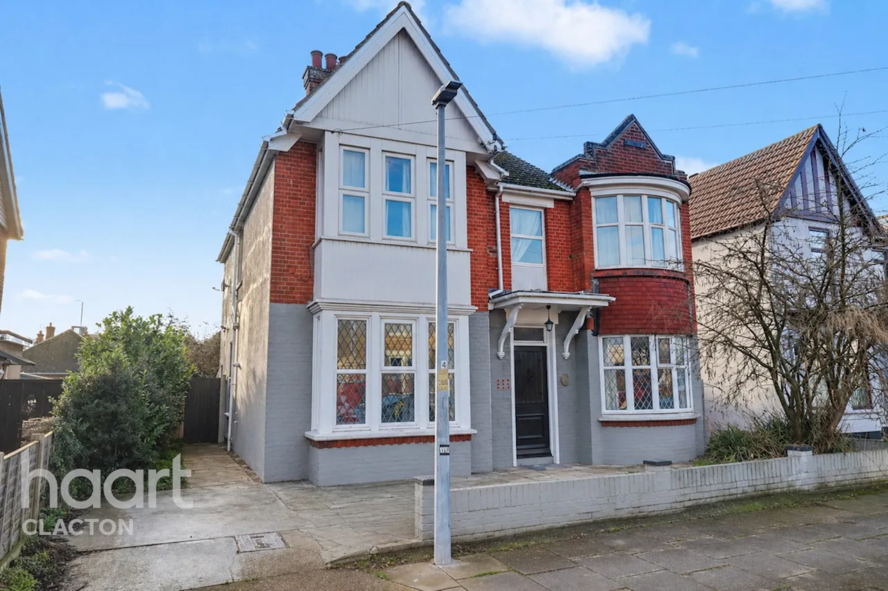 2 bed flat for sale, Beaconsfield Road, Clacton-On-Sea, CO15