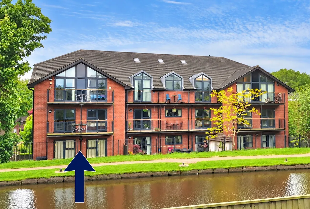 2 bed flat for sale, Limelock Court, Stone, ST15