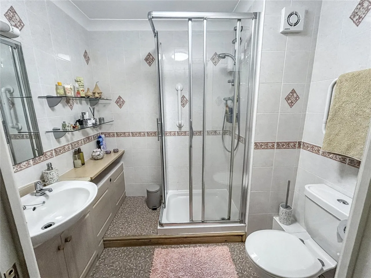 Gwenllian Morgan Court, Heol Gouesnou, LD3, photo 11