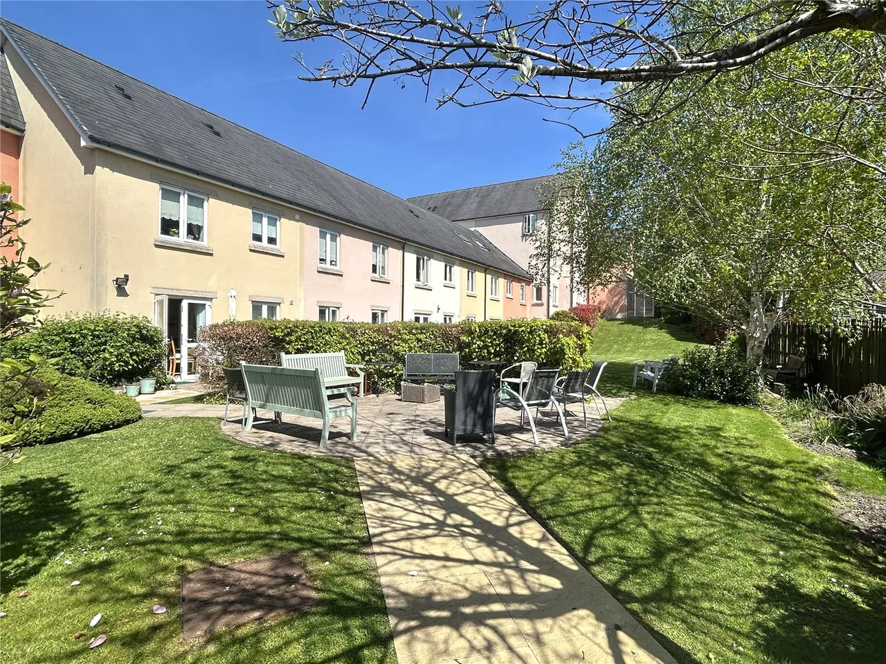 Gwenllian Morgan Court, Heol Gouesnou, LD3, photo 14