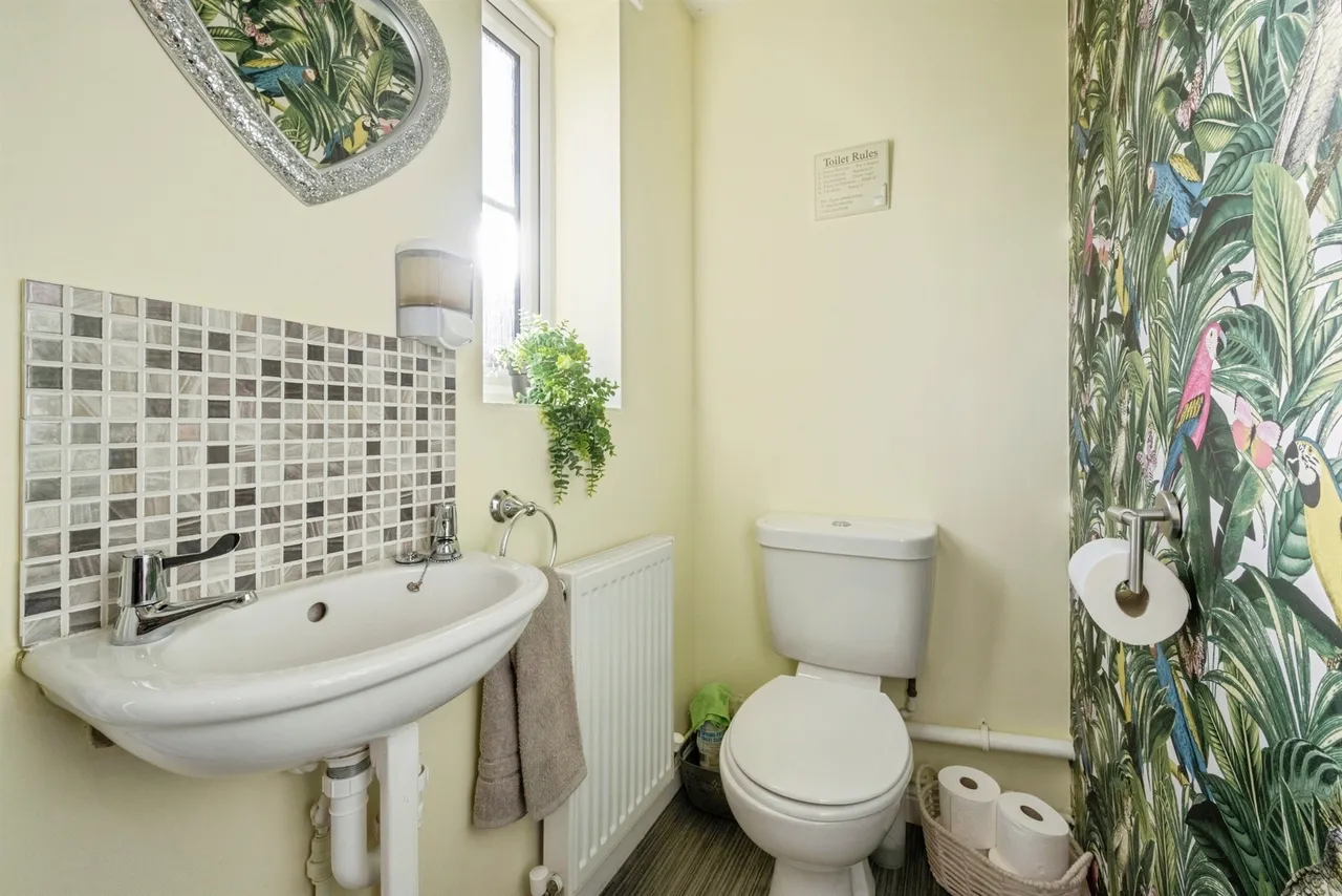 Annie Senior Gardens, Bolton-Upon-Dearne, S63, photo 9