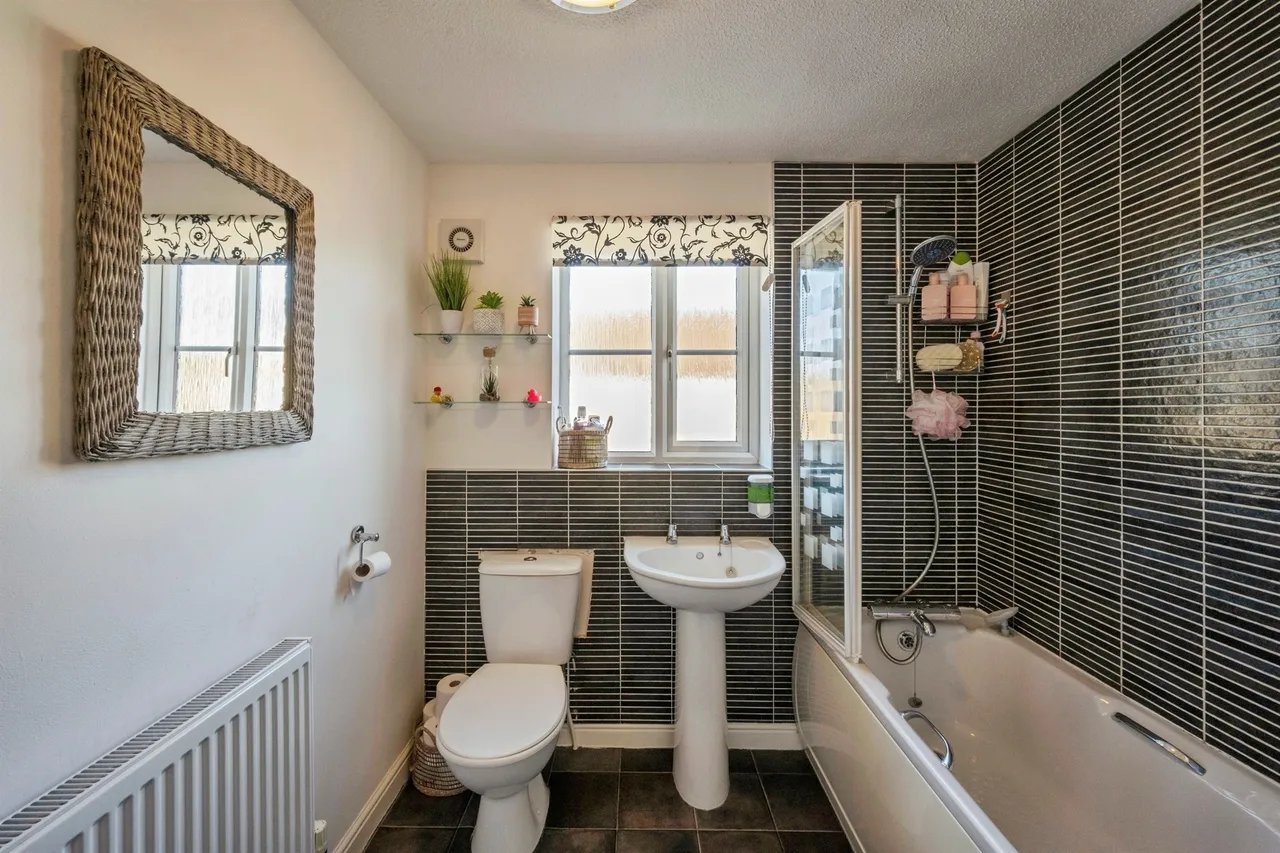 Annie Senior Gardens, Bolton-Upon-Dearne, S63, photo 16