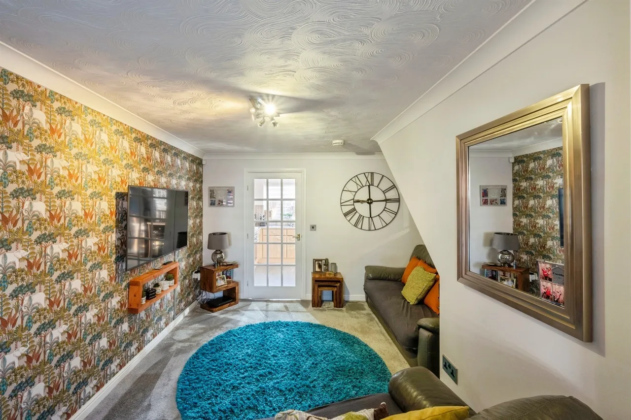 Annie Senior Gardens, Bolton-Upon-Dearne, S63, photo 4