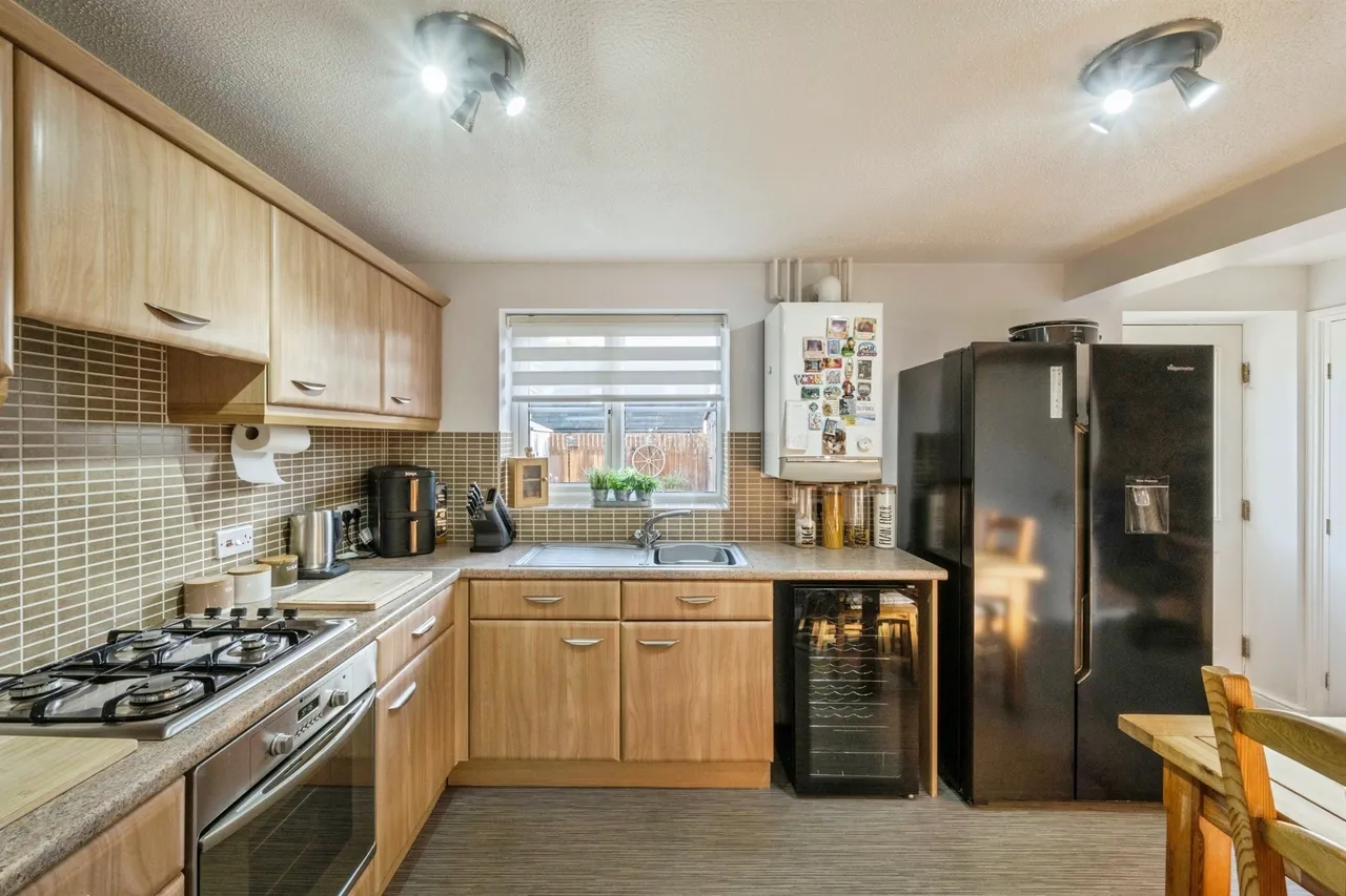 Annie Senior Gardens, Bolton-Upon-Dearne, S63, photo 7