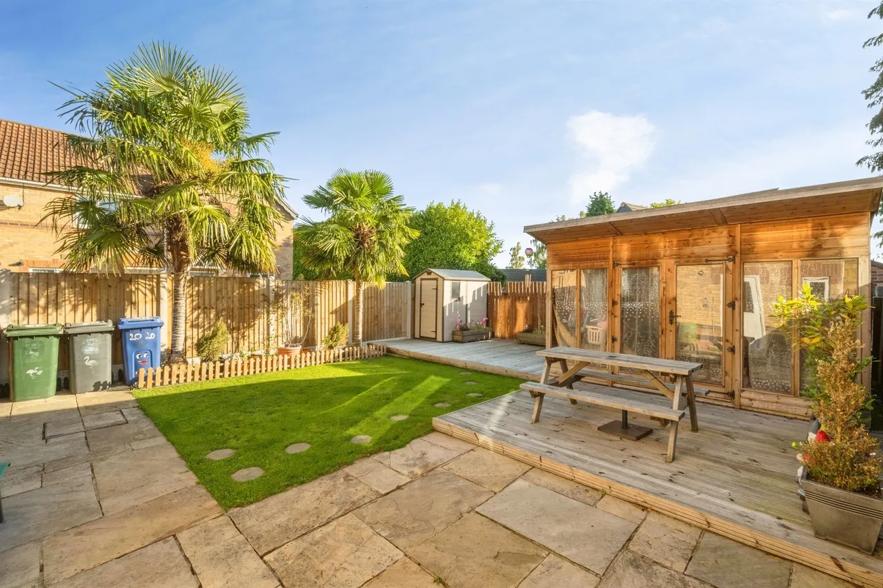 Annie Senior Gardens, Bolton-Upon-Dearne, S63, photo 18