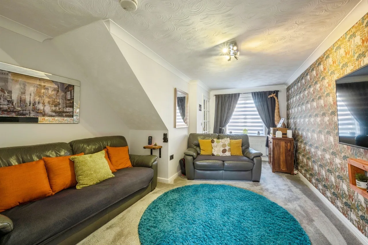 Annie Senior Gardens, Bolton-Upon-Dearne, S63, photo 2