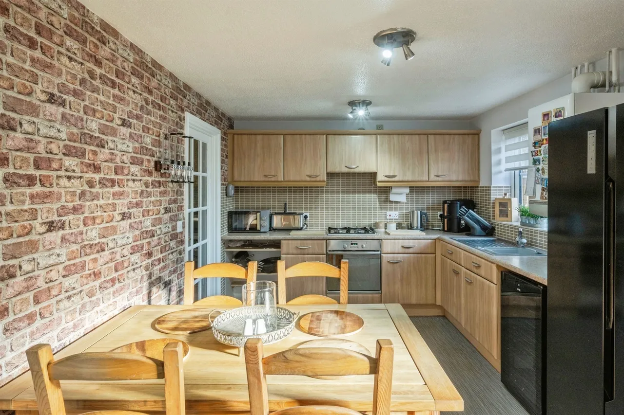 Annie Senior Gardens, Bolton-Upon-Dearne, S63, photo 8