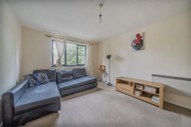 Pebble Drive, Didcot, OX11, photo 2