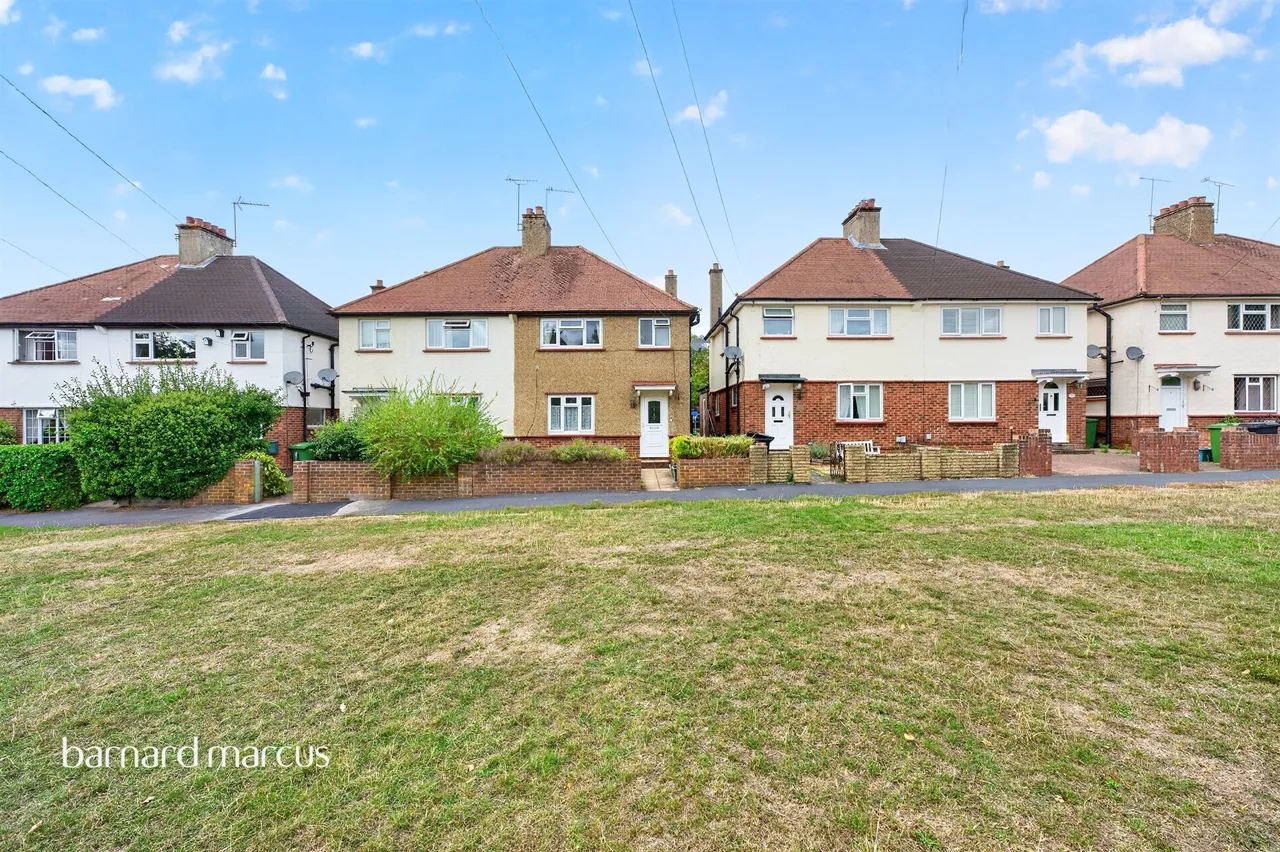 4 bed house for sale — Wheelers Lane, EPSOM