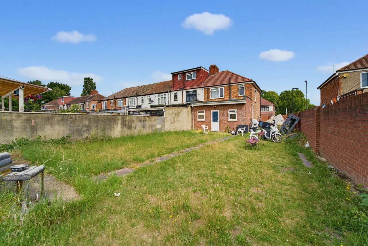Park Avenue, Southall, UB1 3AN, photo 4