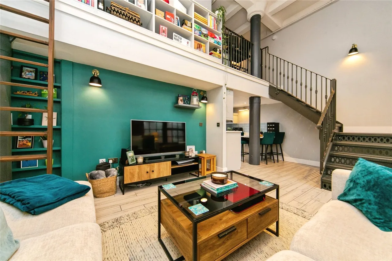 2 bed property for sale, Regent Road, Liverpool, L3