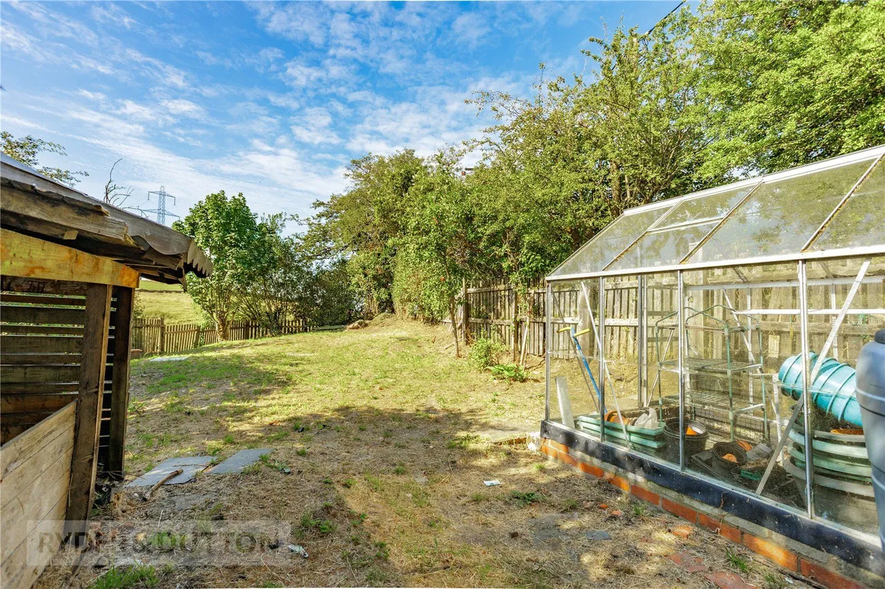 Luzley Road, Ashton-under-Lyne, OL6, photo 15
