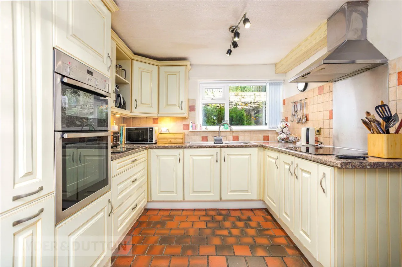 Luzley Road, Ashton-under-Lyne, OL6, photo 3