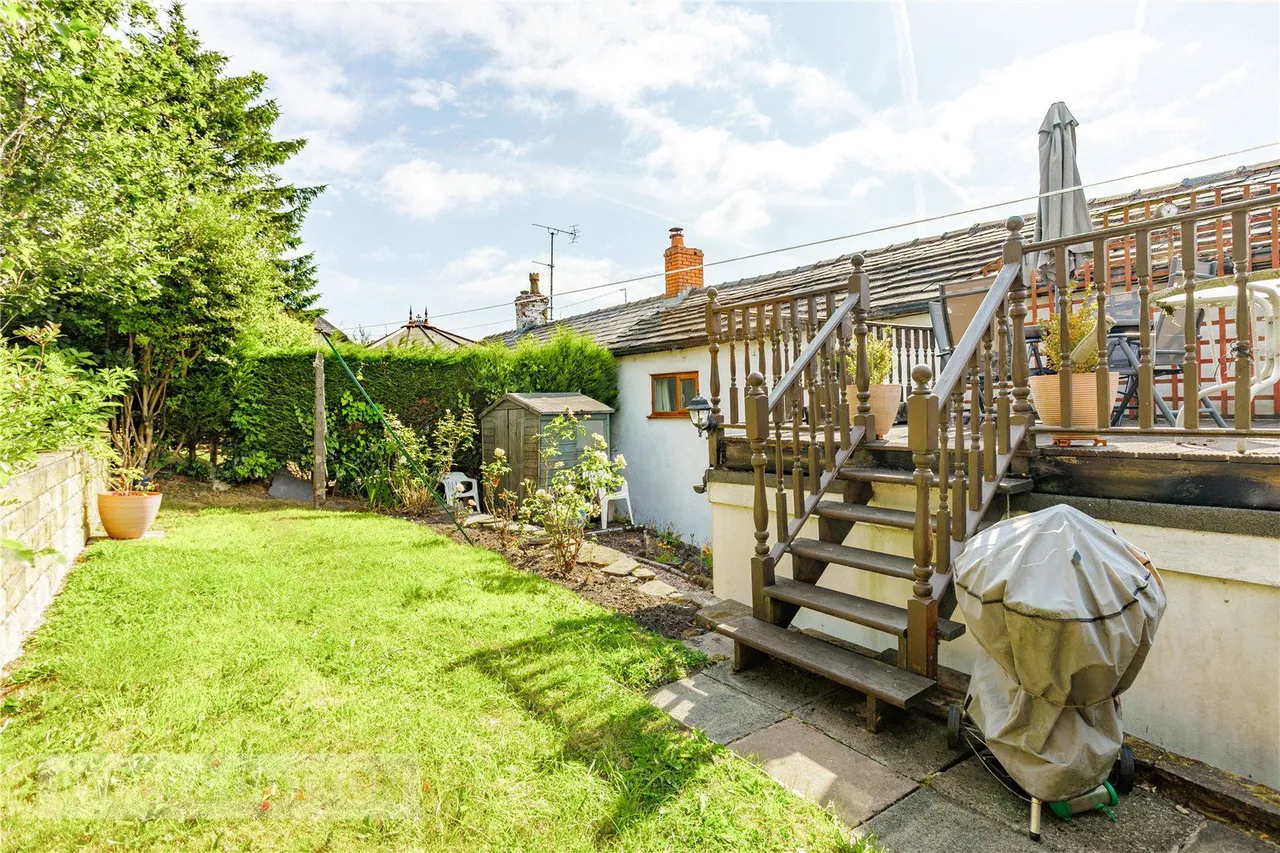 Luzley Road, Ashton-under-Lyne, OL6, photo 18