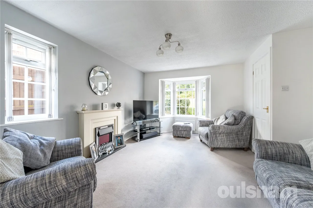 Kingscote Close Church Hill North, Redditch, Worcestershire, B98 9LJ, photo 2