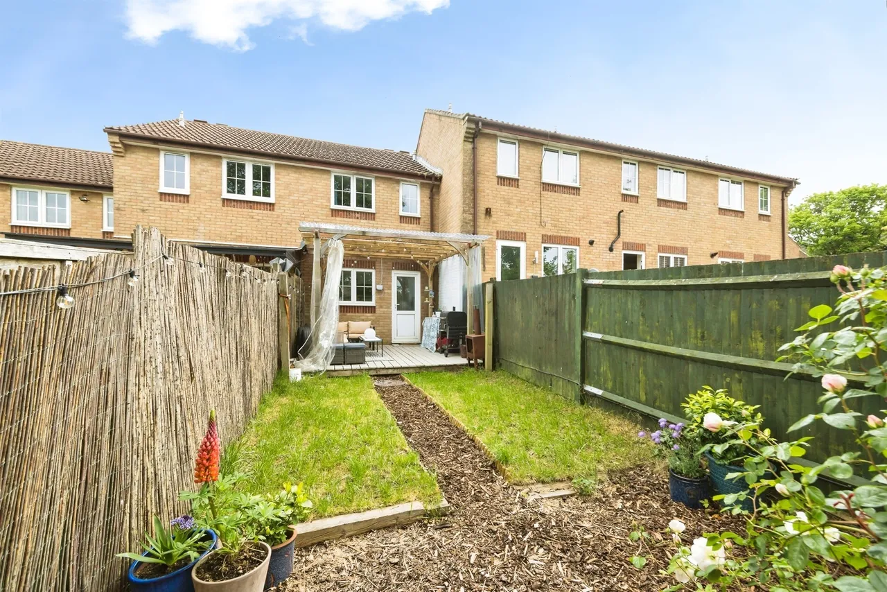 2 bed house for sale — Colwell Gardens, Haywards Heath