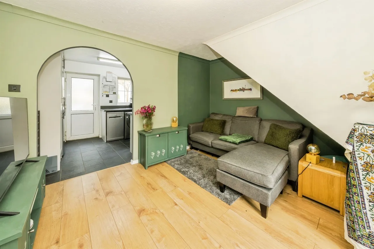 Colwell Gardens, Haywards Heath, photo 5