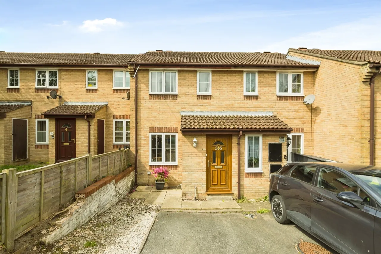 Colwell Gardens, Haywards Heath, photo 3