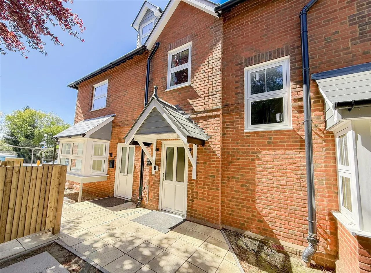 Station Road, Pulborough, RH20, photo 10