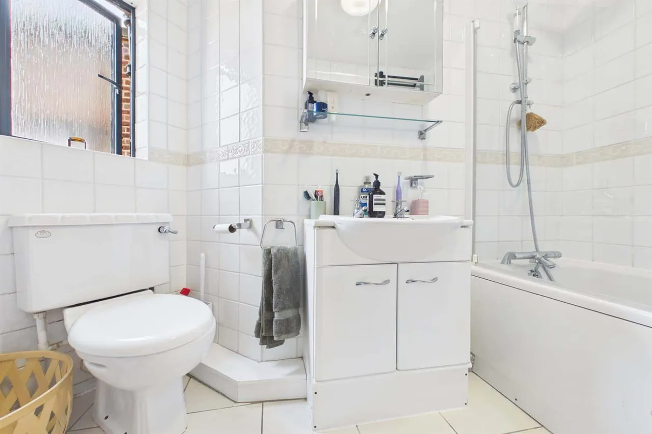 Streatham High Road, London, SW16 3NU, photo 5