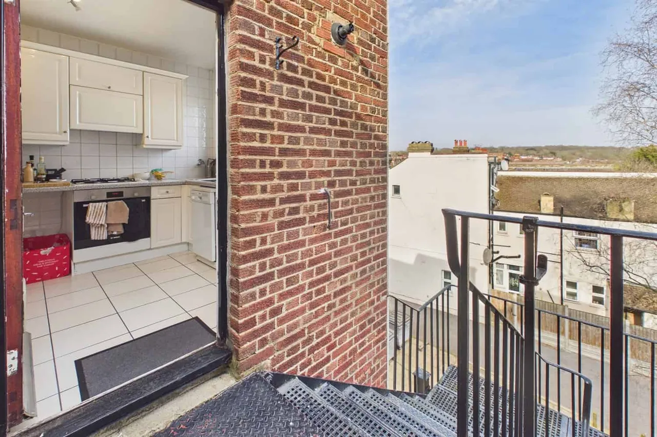 Streatham High Road, London, SW16 3NU, photo 12