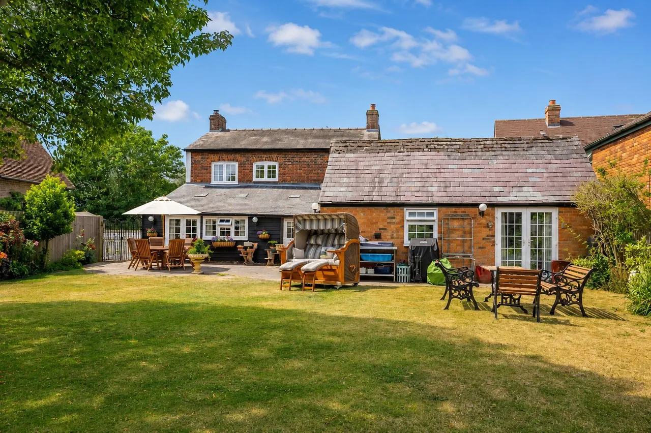 4 bed house for sale, Lower Road, Breachwood Green, SG4