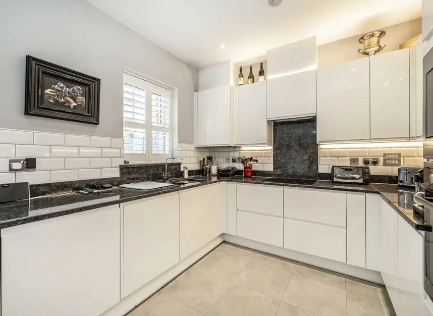 Lendy Place, Sunbury-on-thames, TW16, photo 3