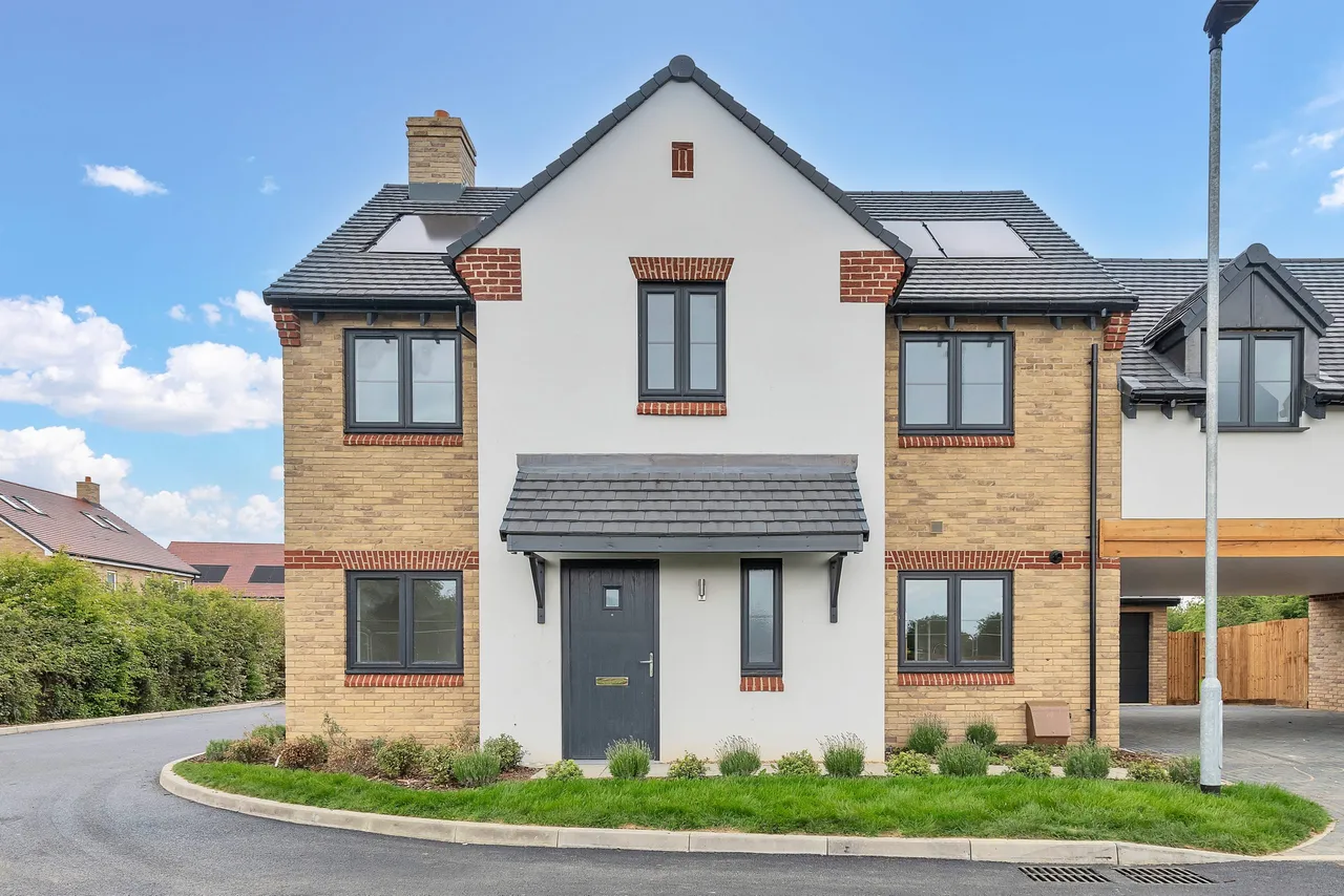 4 bed house for sale — Plot 18C The Charlbury, Fuller Way, Wootton, MK43 9HR