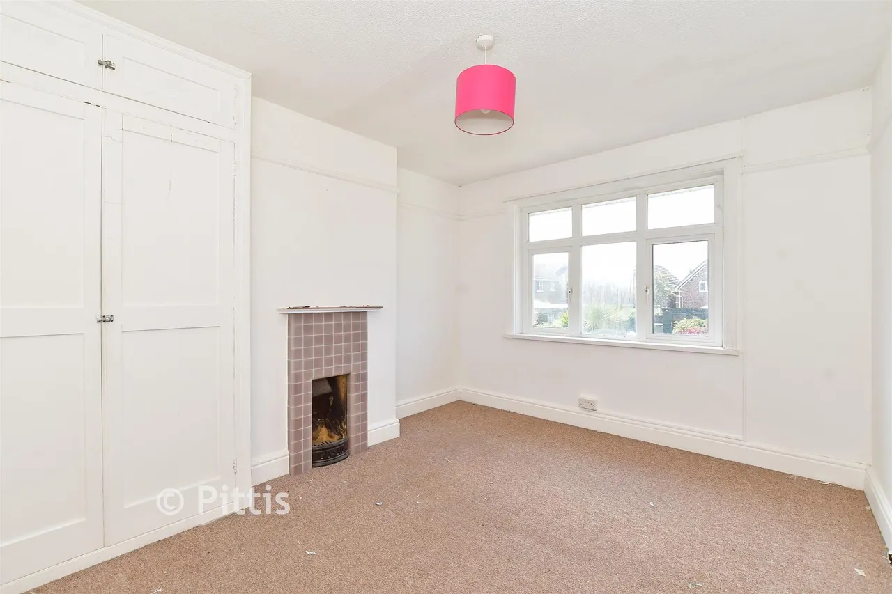 Albany Road, Newport, PO30, photo 12