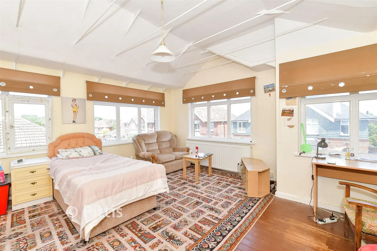 Albany Road, Newport, PO30, photo 6