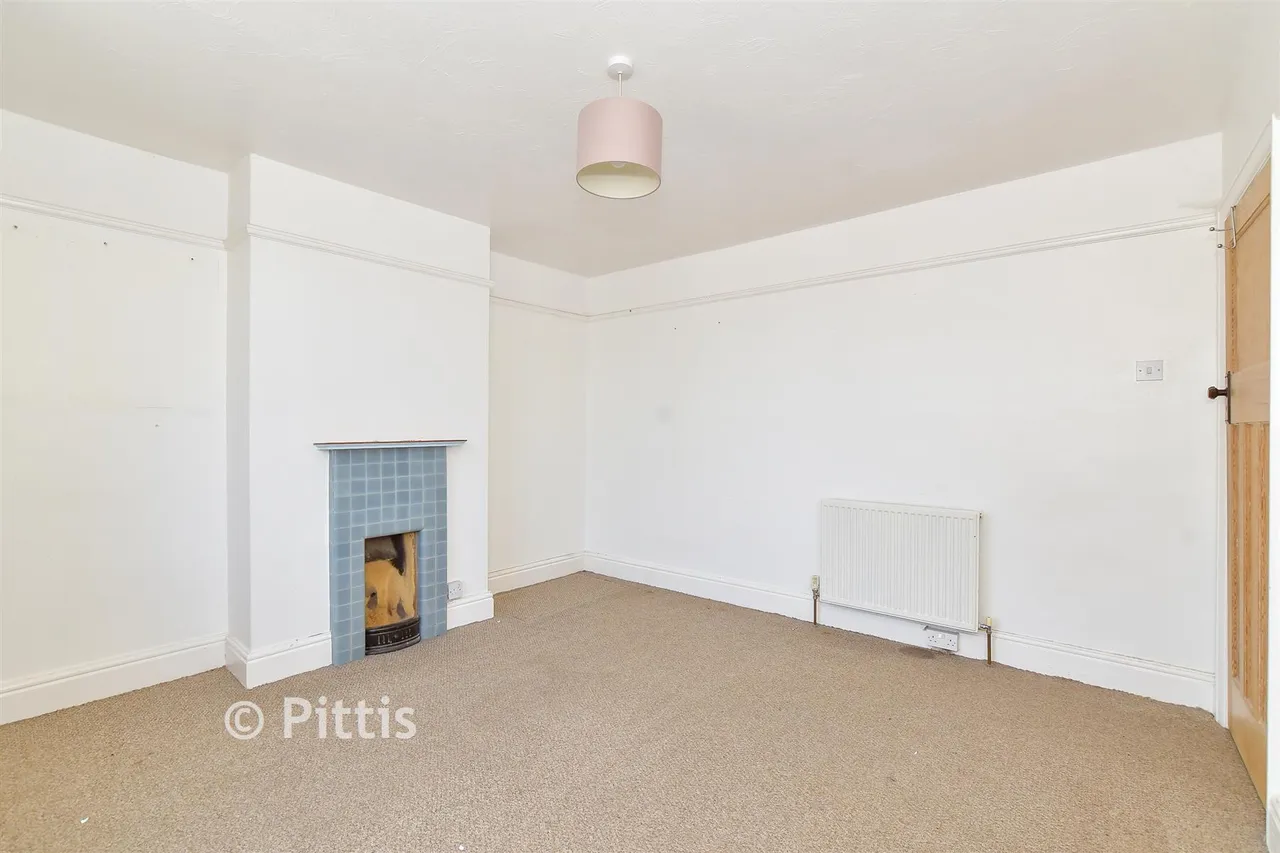 Albany Road, Newport, PO30, photo 7