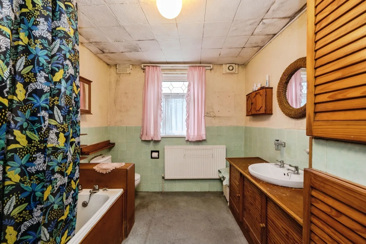 Coedsaeson Crescent, Sketty, SA2, photo 14