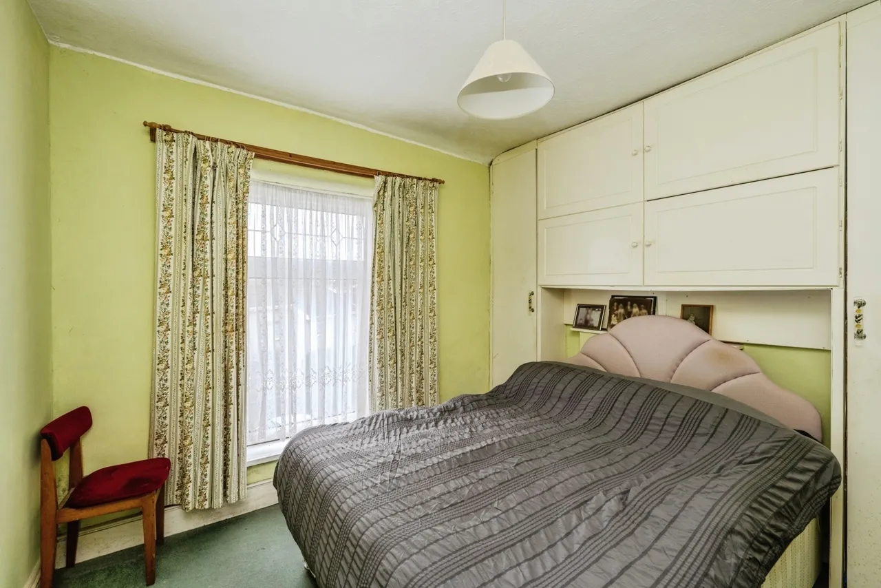 Coedsaeson Crescent, Sketty, SA2, photo 11